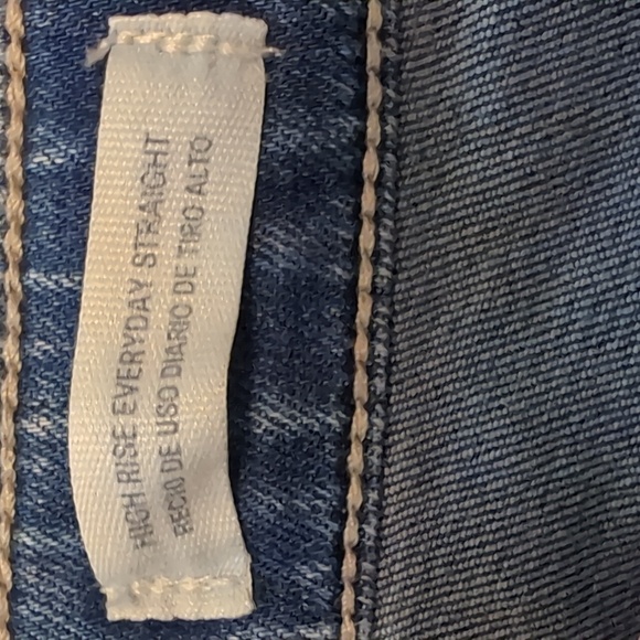 Universal Thread Jeans Size 6R - Picture 4 of 4